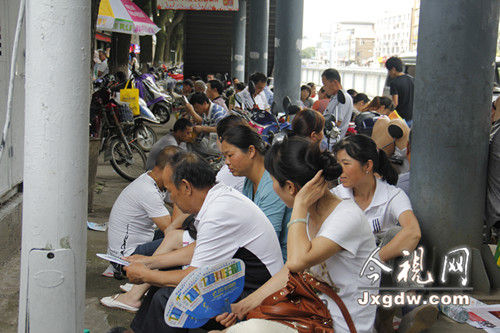 [高考第一天]南昌考生心情轻松信心满满