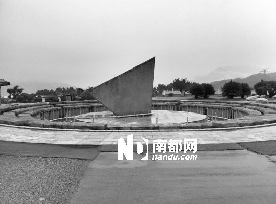 三峡坝区游客遭雷击2死5伤