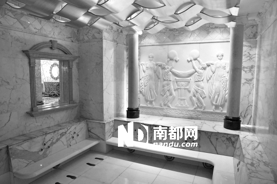 俊逸莊園坐落在松山湖園藝博覽中心裡。2011年已建成，但許多在松山湖居住的人都聞所未聞。