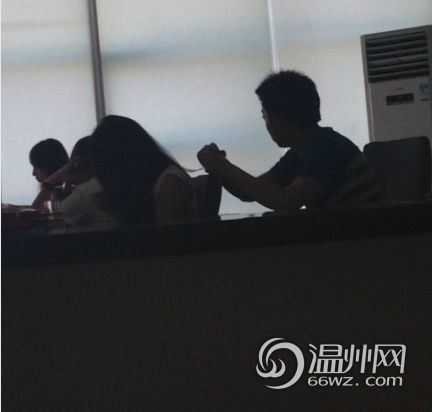 温州开发区一人员上班<em>拨弄女生头发</em>被辞退(图