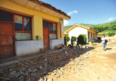 聚焦7.22地震 岷县漳县严重受灾学校要拆除\/图