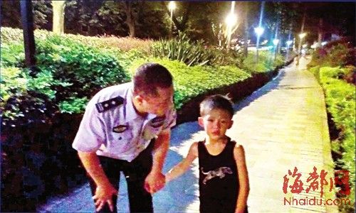 夜游西湖捉迷藏 父亲差点丢了娃