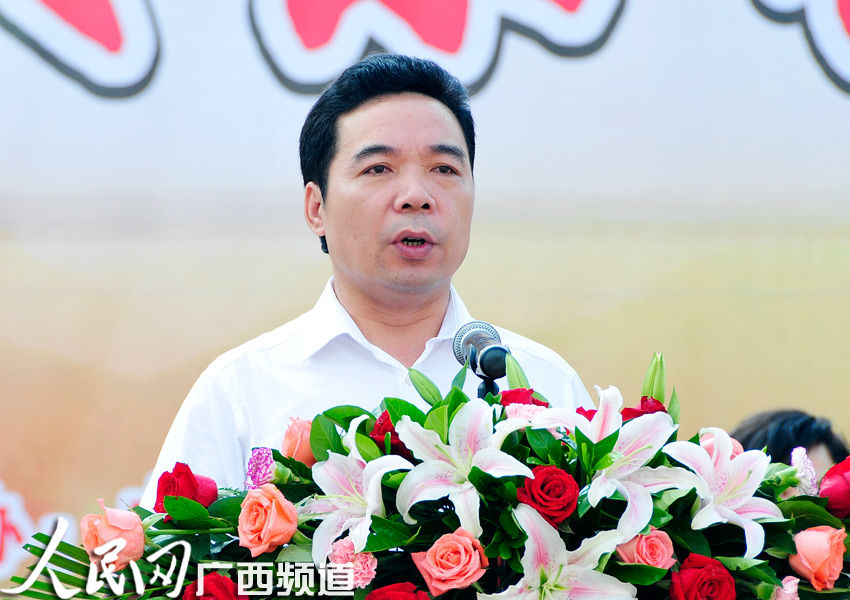 滚动新闻 ></p></a> 正文   人民网大化7曰4日电 (记者韦丁睿)欢乐祝著,梦幻