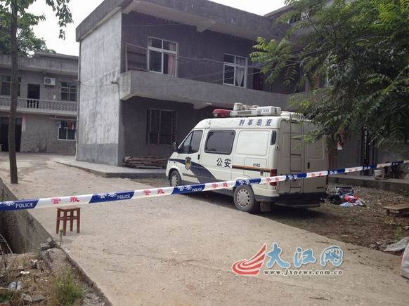 鄱阳一男子感染性病后迁怒妻子长期不在身边