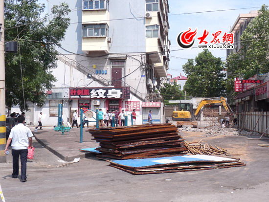 彻底告别乌烟瘴气 大型烧烤摊将变绿地花园_资