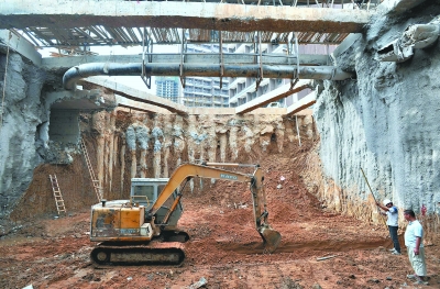 项目经理王锋 改迁管线保证居民用气施工延期