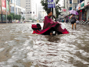 沈阳暴雨伤车昨日报案超过500起