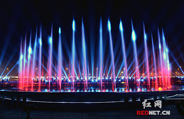 梅溪湖音乐喷泉开放时间调整 时长压缩至半小