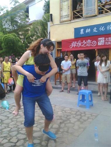 猪八戒背媳妇游戏