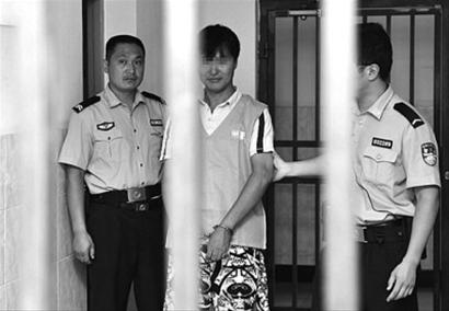 造谣非洲牛郎还雇水军顶帖 傅学胜被刑拘(图