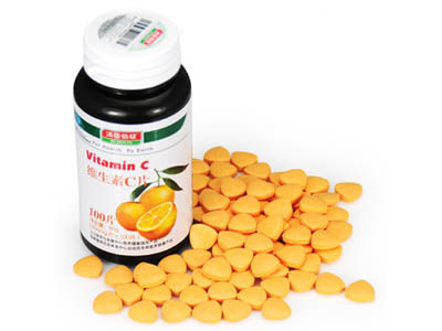 要想美白吃药用的维生素C好还是保健VC好