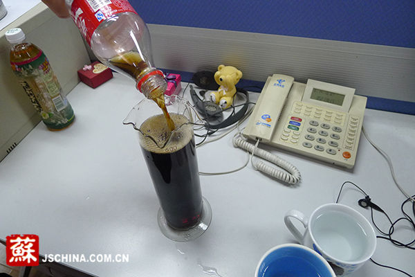 【苏网调查】碳酸饮料会瘦身?记者试验揭穿