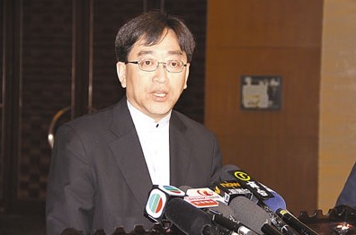 高永文:广东禽流感个案对香港响警号 将严防病症