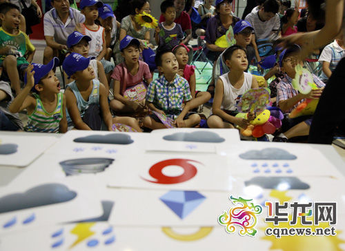 小朋友气象局客串气象主播 学会识别各种气象