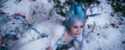 阿娇裸背献身演 狐仙 网友呛背部多肉有坏美感