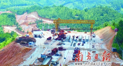 二广高速公路清远段 明年通车提速振兴三连