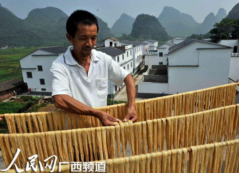 广西桂林移民新村传统手工腐竹飘香法国