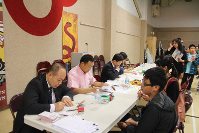 驻多伦多总领馆派员赴温尼伯市办理领事证件