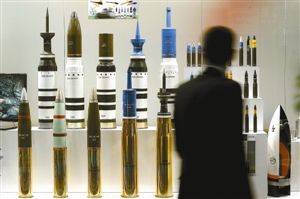 155榴弹炮炮弹 榴弹炮弹和坦克保单