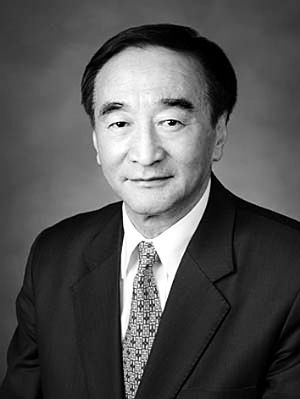 　　超龄服役的经天亮卸任中冶董事长。
