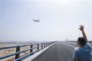 深圳最美高速 为何迟迟不通车?