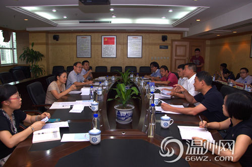 市委常委、宣传部长胡剑谨到温州网调研