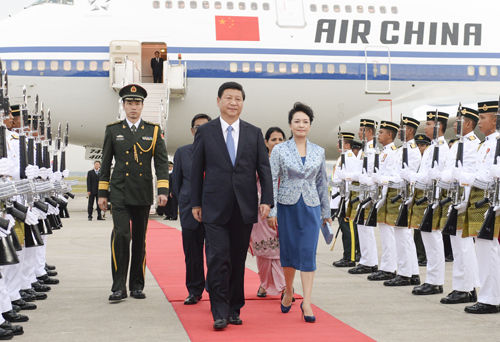 习近平纳吉布决定将中马关系提升为全面战略伙