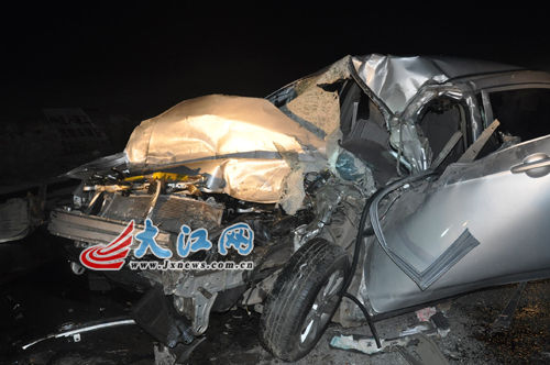 105国道吉水县往吉安市方向一司机酒驾致追尾