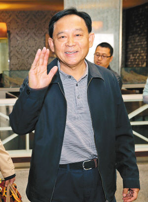 报人的散文犀利而不刻薄