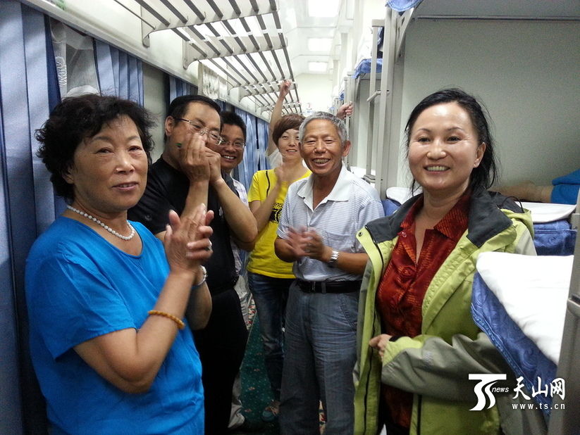 坐着火车游新疆:大美新疆旅游列车开行三月纪