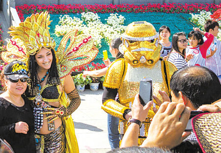 象山影视城一日揽金200万 累计接待游客5.6万
