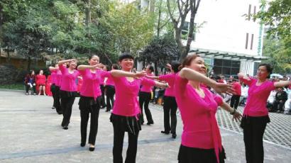 娘娘坝坝舞团 曾为法国总理表演_资讯频道_凤凰网