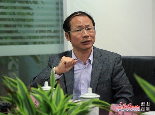 福建行政学院教授陈朝宗:统筹户籍改革 推进公