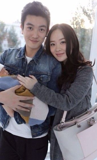 杜江拿什么养霍思燕图片