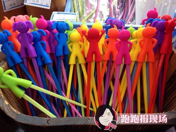 筷箸文化节:瞎子背媳妇老外夹弹珠