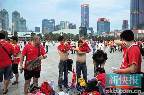 小贩父杀城管报仇图片_收入支出明细表模板_小贩收入