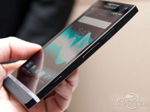 惊世骇俗之作 索尼LT26i手机报价2650元