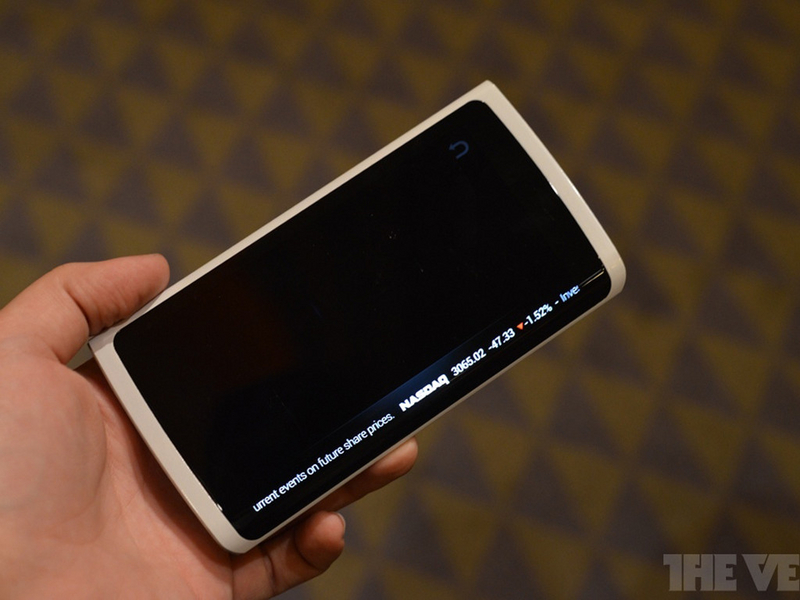 5英寸720p级16:9 三星柔性屏幕设备图赏