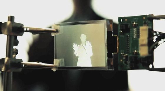 科学家利用大多数登记过的盲人依然感觉到光的事实，设计出这种智能眼镜。