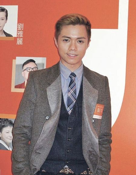 张敬轩参与舞台剧演出，演苏玉华的儿子。