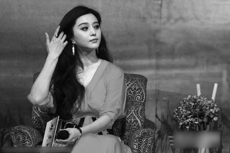  戏霸  范冰冰逼走导演?各执说辞真假难辨引骂战