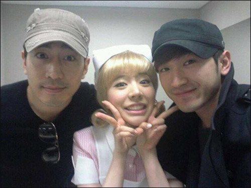 <em>少女时代</em>Sunny金发<em>护士装</em>曝光 俏皮版制服诱惑