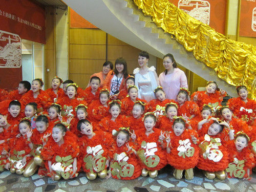 祖海携手蔡国庆 演出为人民放歌感动全场_音