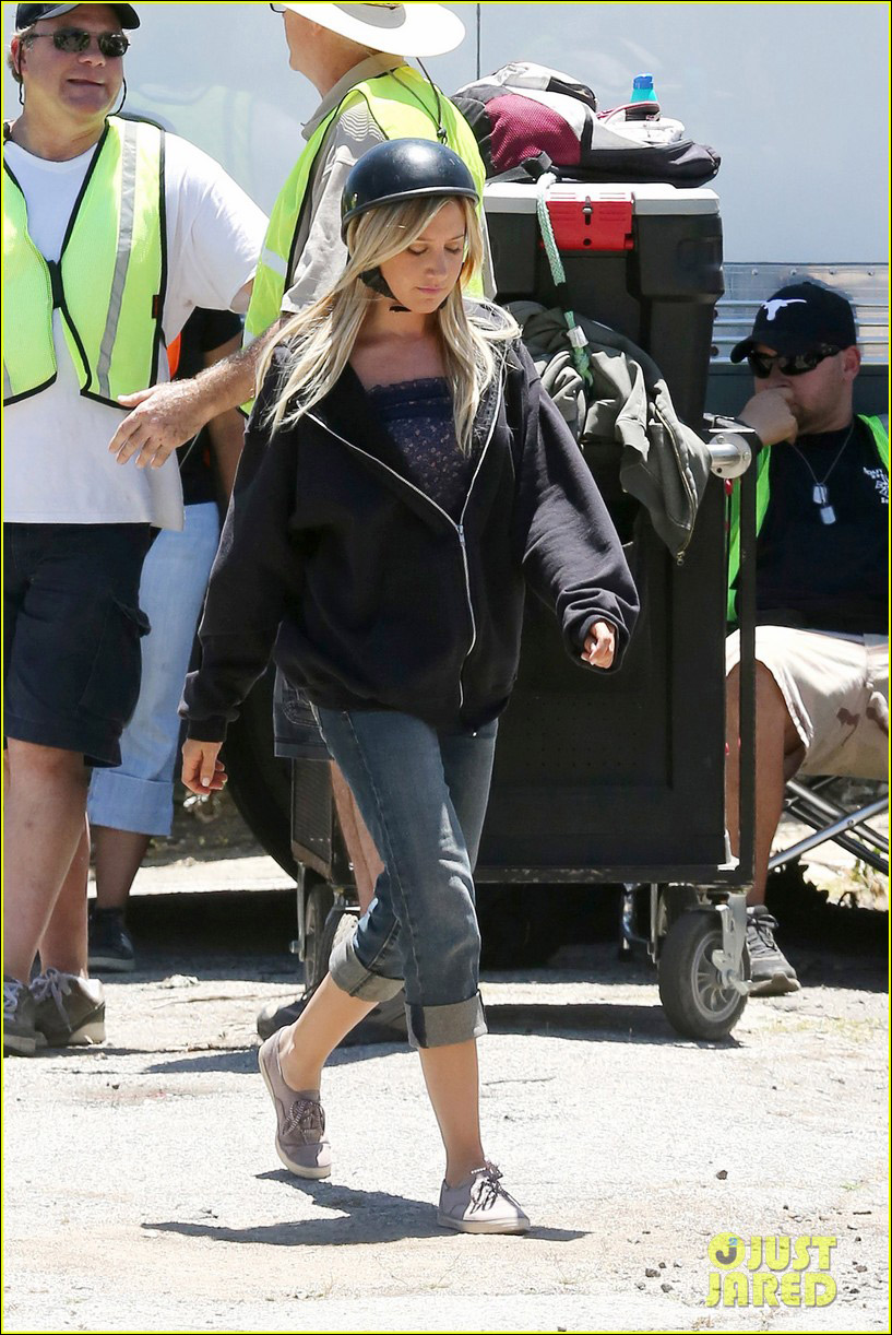 阿什丽?提斯代尔《混乱之子》片场曝光不玩甜美玩硬朗_音乐频道_凤凰网