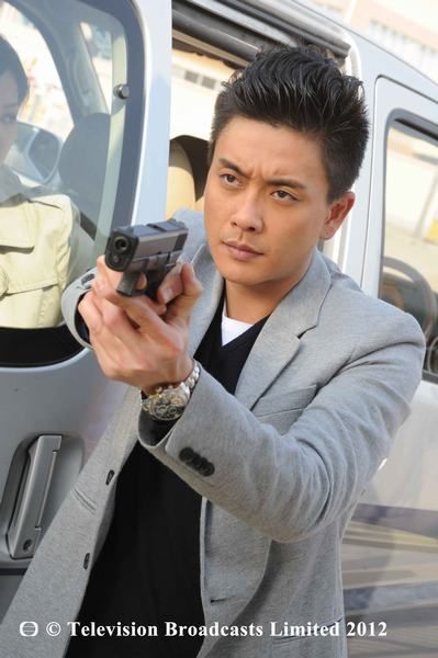黄宗泽出演护花英雄。