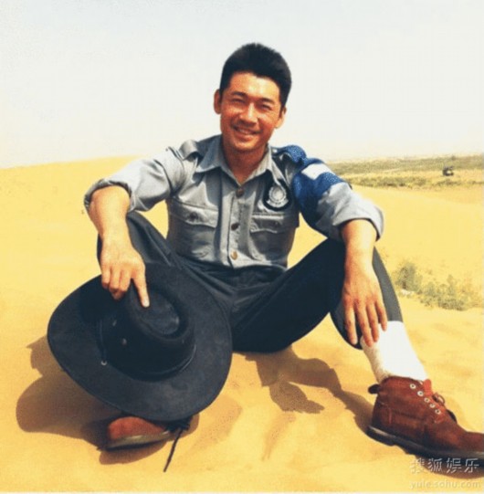 肖聪出演《大漠苍狼》 沙漠拍摄尽展男子气魄