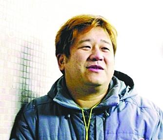 "陈学冬妈妈则大半夜发表长微博,指责导演欺负新人"剧组没有和学冬