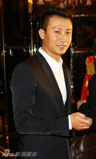 黄晓明生日派对化身蝙蝠侠  刘亦菲 短发佟大为