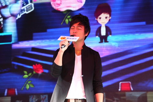 多亮动情版《小情歌》引现场女粉丝尖叫