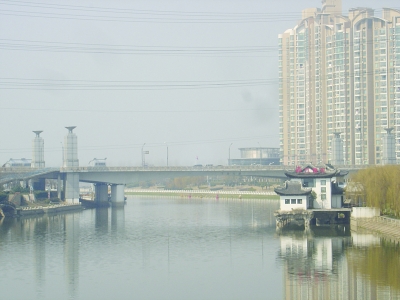 　　南京下关大桥。